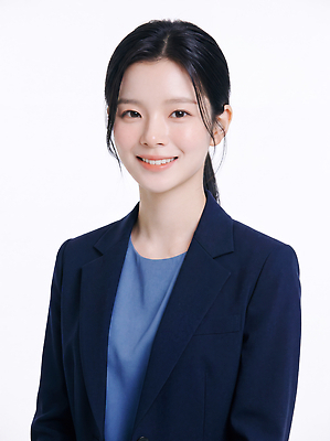 JPG 편집이미지 여자 포즈 회의 커뮤니케이션 직장 미소 정장 깨끗함 작업 전문직 고용 의료성형뷰티 편집실사 AI인물포토 AI콘텐츠 직업 옷 컨셉 회사 비즈니스 표정 사람 구직 CG 채용 파일형식 AI포토