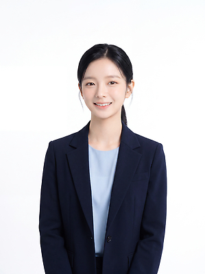 JPG 편집이미지 여자 패션 포즈 스튜디오 서기 정장 촬영 의료성형뷰티 편집실사 AI인물포토 AI콘텐츠 옷 모션 사람 CG 파일형식 AI포토