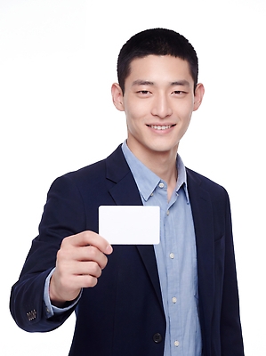 JPG 편집이미지 손 남자 포즈 직장 미소 정장 상반신 신분증 전문 의료성형뷰티 편집실사 AI인물포토 AI콘텐츠 옷 회사 표정 사람 신체부위 CG 증명서 파일형식 AI포토 비즈니스