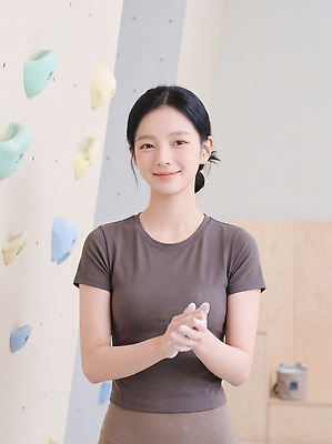 JPG 편집이미지 여자 스포츠 손가락 건강 취미 운동 연습 즐거움 체육관 클라이밍 의료성형뷰티 편집실사 AI인물포토 AI콘텐츠 손 감정 사람 등반 CG 파일형식 AI포토 신체부위