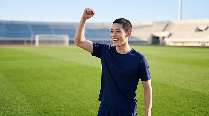 JPG 편집이미지 남자 스포츠 축구공 협력 축구선수 운동선수 웃음 경기 잔디 축구 운동장 기쁨 우승 연습 의료성형뷰티 편집실사 AI인물포토 식물 감정 공 축구용품 스포츠시설 표정 사람 구기 공간 최고 CG 파일형식 AI포토 스포츠용품 시설 AI콘텐츠 오브젝트