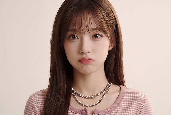 JPG 모델 편집이미지 긴머리 여자 패션 얼굴 포즈 목걸이 표정 머리 의료성형뷰티 스타일 편집실사 AI인물포토 헤어스타일 장신구 사람 신체부위 CG 파일형식 AI포토 AI콘텐츠