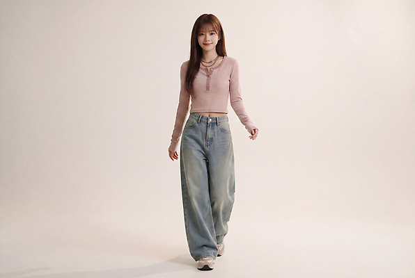 JPG 모델 편집이미지 여자 패션 포즈 상의 바지 걷기 워킹 긴팔티셔츠 의료성형뷰티 스타일 편집실사 AI인물포토 옷 티셔츠 모션 하의 사람 CG 파일형식 AI포토 셔츠 AI콘텐츠