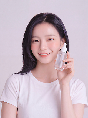 JPG 편집이미지 여자 티셔츠 관리 미소 뷰티 화장품 상품 피부관리 스킨케어 의료성형뷰티 스타일 편집실사 AI인물포토 셔츠 표정 사람 CG 파일형식 AI포토 상의 AI콘텐츠 옷