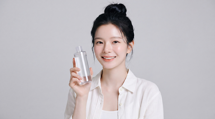 JPG 모델 편집이미지 헤어스타일 여자 미소 화장 뷰티 화장품 투명 상품 피부 피부관리 스킨케어 의료성형뷰티 편집실사 AI인물포토 표정 사람 신체부위 CG 파일형식 AI포토 AI콘텐츠