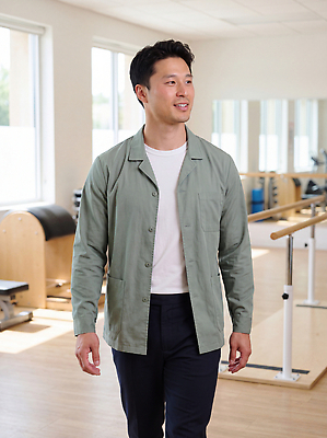 JPG 편집이미지 옷 남자 신체 건강 운동복 운동 걷기 운동기구 운동장 연습 시설 편리함 물리치료사 의료성형뷰티 액티비티 편집실사 AI인물포토 컨셉 스포츠시설 모션 사람 헬스 공간 CG 치료사 파일형식 AI포토 직업 스포츠 AI콘텐츠