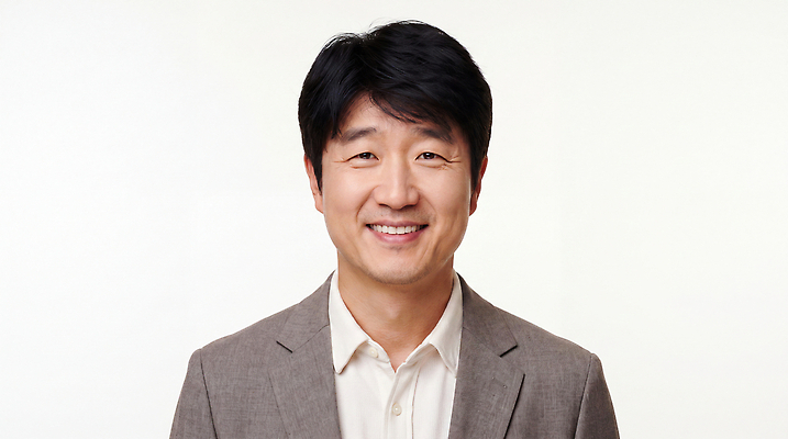 JPG 편집이미지 남자 비즈니스 직장 표정 웃음 사람 정장 보험설계사 의료성형뷰티 편집실사 AI인물포토 직업 옷 회사 CG 보험 파일형식 AI포토 AI콘텐츠