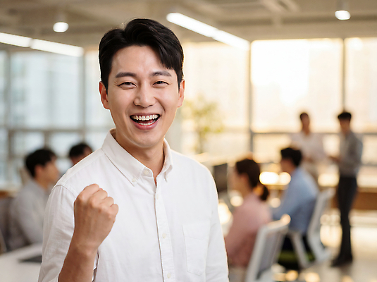 JPG 편집이미지 남자 성공 협력 미소 사무실 주먹 업무 작업 분위기 동료 소통 의료성형뷰티 편집실사 AI인물포토 컨셉 비즈니스 관계 모션 표정 사람 CG 파일형식 AI포토 AI콘텐츠