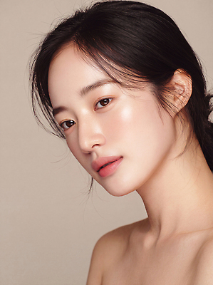 JPG 모델 편집이미지 헤어스타일 여자 얼굴 포즈 스튜디오 피부 피부관리 스킨케어 뷰티풀 턱선 의료성형뷰티 편집실사 AI인물포토 사람 신체부위 뷰티 CG 턱 파일형식 AI포토 AI콘텐츠