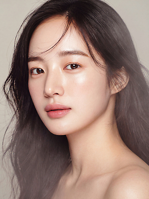 JPG 모델 편집이미지 여자 스튜디오 표정 미소 동양인 화장 피부 피부관리 스킨케어 뷰티풀 의료성형뷰티 편집실사 AI인물포토 사람 인종 신체부위 뷰티 CG 파일형식 AI포토 AI콘텐츠