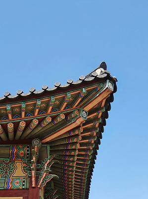 JPG 편집이미지 건축물 디자인 문화 예술 고건축 하늘 지붕 한국 단청문양 건물 장식 역사 단청 기와지붕 편집실사 AI포토 AI콘텐츠 문양 건축 아시아 기와 CG 파일형식 나라
