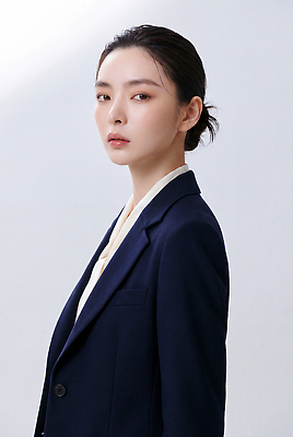 JPG 모델 편집이미지 시선 여자 포즈 사람 정장 고급 승무원 의료성형뷰티 편집실사 AI인물포토 직업 옷 컨셉 CG 파일형식 AI포토 AI콘텐츠