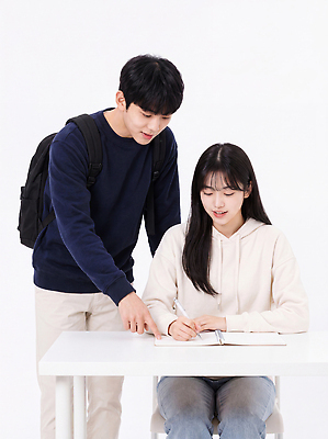 JPG 편집이미지 학생 커플 여자 남자 대학생 백그라운드 교실 설명 친구 학습 자료 교양 흰색 책상 참여 의료성형뷰티 이론 편집실사 AI인물포토 교육 컬러 가구 학교 관계 모션 사람 CG 파일형식 AI포토 생활용품 AI콘텐츠 오브젝트