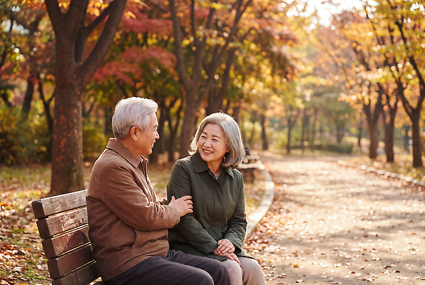 JPG 나무 편집이미지 공원 노년 행복 백그라운드 단풍 낙엽 자연 이야기 대화 사람 앉기 풍경 노부부 산책 산책로 가을 나란히 의료성형뷰티 편집실사 AI인물포토 식물 부부 계절 공공시설 감정 길 잎 모션 휴식 말하기 성인 CG 생태계 파일형식 AI포토 커플 컨셉 시설 AI콘텐츠 관계