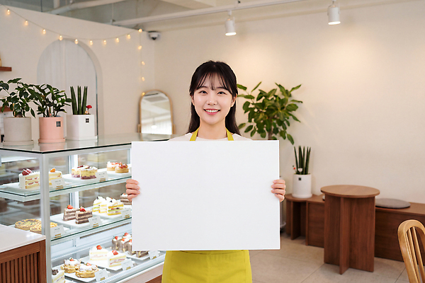 직업 비즈니스 디저트 표정 사람 신체부위 경제 상점 상인 CG 파일형식 AI포토 카페 종이 종업원 케이크 식물 음식 웃음 여자 손 편집실사 JPG 편집이미지 AI인물포토 의료성형뷰티 소상공인 자영업 판넬