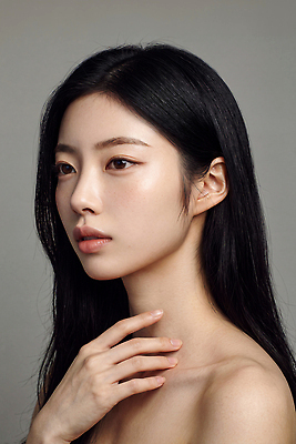 JPG 모델 편집이미지 헤어스타일 손 여자 포즈 뷰티 피부 피부관리 목 스킨케어 의료성형뷰티 편집실사 AI인물포토 사람 신체부위 CG 파일형식 AI포토 AI콘텐츠