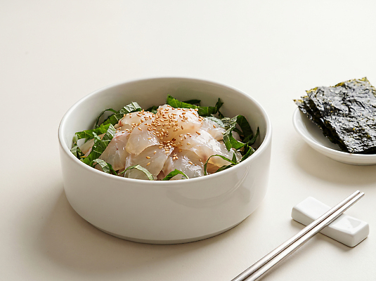 JPG 편집이미지 그릇 음식 요리 유행 식사 회 신선 김 해산물 깻잎 무침 무침요리 참깨 광어회 편집실사 AI포토 AI콘텐츠 식기 채소 생선회 해조류 CG 깨 파일형식 식재료 조미료 해양식물 수중식물 향미료 식물 양념