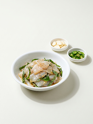 JPG 편집이미지 그릇 채소 고추 반찬 마늘 요리 유행 식사 생선회 신선 해산물 깻잎 무침 무침요리 회무침 광어회 편집실사 AI포토 AI콘텐츠 식기 음식 회 CG 파일형식