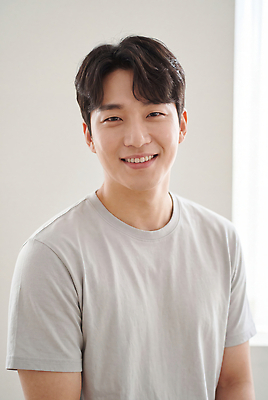 JPG 편집이미지 얼굴 포즈 미소 사람 일상 의료성형뷰티 편집실사 AI포토 AI인물포토 AI콘텐츠 표정 라이프 신체부위 CG 파일형식 생활