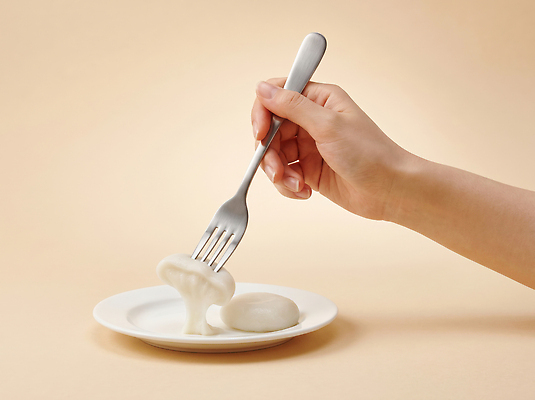 JPG 편집이미지 접시 음식 포크 디저트 떡 먹기 찹쌀떡 의료성형뷰티 맛있는 편집실사 AI인물포토 AI콘텐츠 식기 모션 CG 파일형식 AI포토