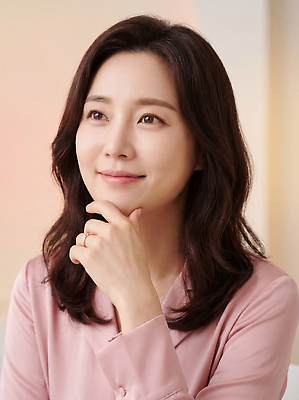 JPG 편집이미지 여자 생각 웃음 사람 턱괴기 공간 비즈니스우먼 편안함 의료성형뷰티 편집실사 AI인물포토 비즈니스 모션 표정 직장인 감각 CG 파일형식 AI포토 직업 AI콘텐츠