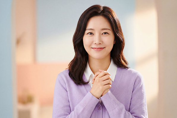 JPG 편집이미지 여자 행복 백그라운드 표정 밝음 웃음 사람 보라색 기쁨 비즈니스우먼 스웨터 의료성형뷰티 편집실사 AI인물포토 감정 컬러 상의 비즈니스 직장인 CG 파일형식 AI포토 직업 옷 AI콘텐츠