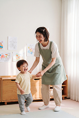 JPG 편집이미지 행복 아들 어린이 벽 가족 놀이 엄마 함께함 실내 웃음 손잡기 즐거움 그림 보육교사 의료성형뷰티 편집실사 AI인물포토 AI콘텐츠 감정 컨셉 관계 모션 표정 사람 내부 교사 CG 파일형식 AI포토 직업