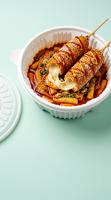 JPG 편집이미지 음식 치즈 떡 떡볶이 배송 매움 국물 핫도그 편집실사 AI포토 AI콘텐츠 유제품 패스트푸드 맛 분식 CG 파일형식 컨셉 인스턴트