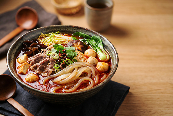 JPG 편집이미지 그릇 채소 육류 중식 버섯 소고기 면류 배추 국수 국물 파 당면 마라탕 편집실사 AI포토 AI콘텐츠 식기 음식 식재료 CG 파일형식 마라