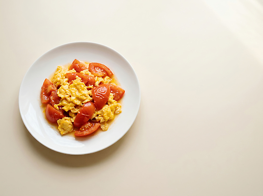 JPG 편집이미지 접시 음식 토마토 요리 계란 식사 계란요리 볶음 토마토달걀볶음 편집실사 AI포토 AI콘텐츠 식기 채소 알 CG 파일형식