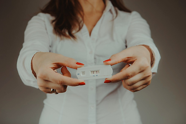 포토 JPG 해외이미지 백인 라이프스타일 손 응시 여자 행복 어린이 컨셉 가족 엄마 미래 설계 주택 건강 한명 미소 사람 성인 희망 임산부 임신 욕실 흰색 아기 잡기 기다림 결과 예측 긍정 돌봄 의료성형뷰티 해외202004 해외포토 서양인 1 시선 감정 컬러 관계 모션 표정 건물 생활 신체부위 파일형식