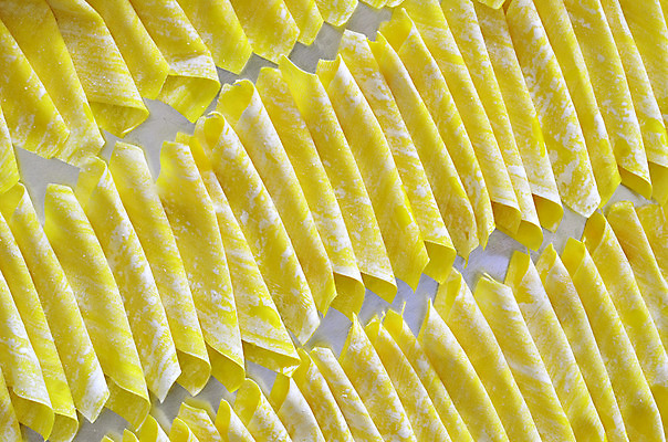 포토 JPG 해외이미지 음식 육류 요리 사람없음 중국 튀김 흰색 수프 날것 반죽 밀가루 해외202004 해외포토 아시아 컬러 식재료 가루 파일형식