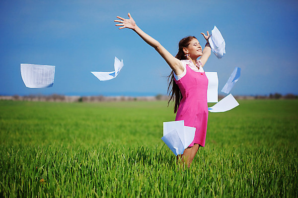 포토 JPG 해외이미지 학생 라이프스타일 드레스 여학생 여자 교육 행복 종이 밭 자연 휴식 건강 한명 미소 사람 잔디 초원 야외 10대 초록색 여름 학습 스터디 봄 시험 자유 전원 표현 신선 장면 사춘기 해외202004 해외포토 식물 1 옷 계절 감정 컬러 컨셉 농업 청소년 표정 생활 전기에너지 생태계 파일형식