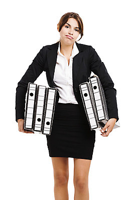 포토 JPG 해외이미지 전신 응시 여자 스트레스 직장 피곤 한명 서기 들기 사람 상반신 성인 앞모습 사무실 잡기 업무 비즈니스우먼 흰배경 폴더 업무과다 과부하 성인여자한명만 해외202004 해외포토 1 시선 뷰포인트 백그라운드 컨셉 회사 비즈니스 모션 흰색 작업 직장인 파일 여자한명만 성인여자만 파일형식