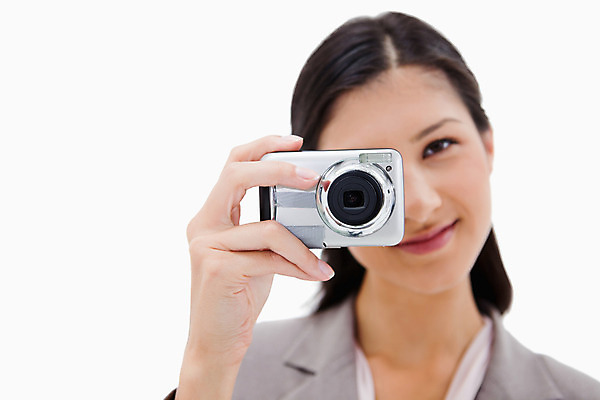 포토 JPG 해외이미지 여자 실내 한명 들기 상반신 20대 성인 취미 앞모습 카메라 사진촬영 잡기 사진사 흰배경 성인여자한명만 해외202004 해외포토 1 뷰포인트 백그라운드 모션 사람 청년 내부 전자제품 촬영 흰색 작가 여자한명만 성인여자만 파일형식