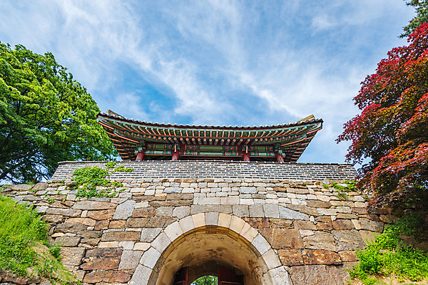 포토 JPG 해외이미지 나무 전통 아시아 문화 벽 여행 건축양식 자연 산 한국 사람없음 건물 초록색 세계 봄 성 재산 땅 남쪽 공화국 옛날 해외202004 해외포토 식물 건축물 계절 건축 나라 컬러 금융 방향 생태계 파일형식
