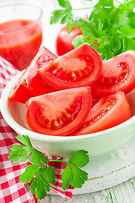 포토 JPG 해외이미지 식물 음식 조각 백그라운드 잎 농업 다이어트 토마토 채소 과일 재료 탁자 건강 요리 사람없음 목재 빨간색 초록색 여름 빛 주방 주스 샐러드 젖음 흰색 물방울 시골 신선 사발 달콤 묘사 오브젝트 싱글 유기농 날것 슬라이스 비타민 내추럴 숙성 채식주의자 맛있는 해외202004 해외포토 나무 웰빙 계절 산업 음료 컬러 가구 사기그릇 맛 채식 영양소 파일형식