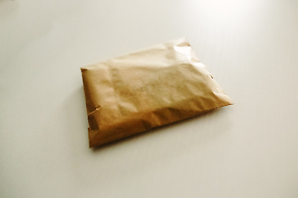 포토 JPG 해외이미지 전통 종이 백그라운드 탁자 휴가 봉투 선물 사람없음 목재 장식 초록색 상자 갈색 라벨 수확 덮개 흰색 시골 축하 에코 친환경 패키지 상록수 내추럴 폭식 핸드메이드 해외202004 해외포토 나무 컬러 가구 컨셉 농업 재료 프레임 환경 뚜껑 파일형식