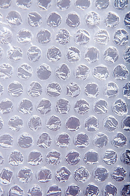 포토 JPG 해외이미지 분홍색 쿠션 포장 안전 사람없음 빛 검은색 거품 화물 덮개 흰색 보호 질감 롤 땅콩 팩 튜브 짐싸기 분배 해외202004 채우기 해외포토 컬러 컨셉 모션 화장품 견과류 운송업 뚜껑 파일형식