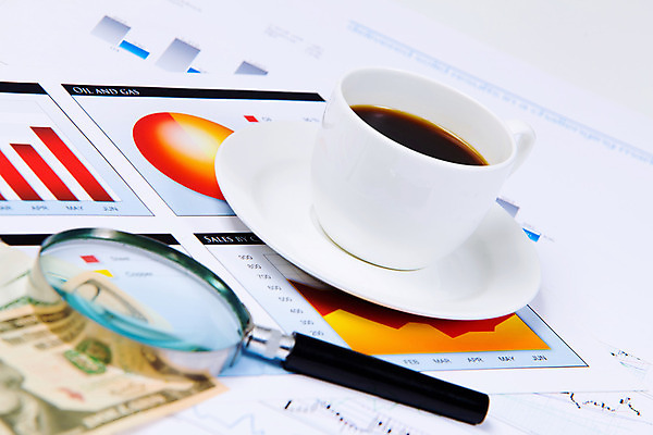 포토 JPG 해외이미지 종이 커피 돈 비즈니스 통계 탁자 돋보기 그래프 설계 직장 사람없음 컵 사무실 연필 펜 달러 자료 계산기 책상 분석 문서 해외202004 해외포토 식기 음료 가구 컨셉 회사 문구용품 학용품 필기구 장비 재산 파일형식