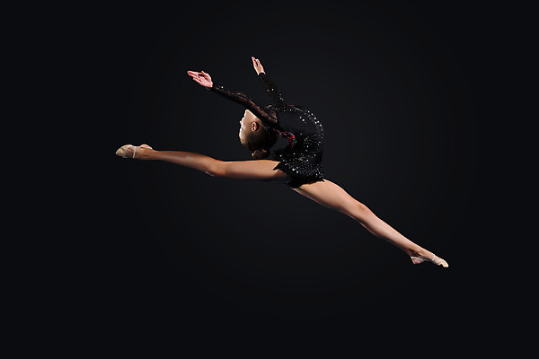 포토 JPG 해외이미지 여자 스포츠 이동 모션 미술 한명 사람 성인 운동 점프 공연 댄서 춤 우아함 발레 체조선수 체조 해외202004 해외포토 직업 1 컨셉 문화예술 운동선수 건강 이벤트 파일형식