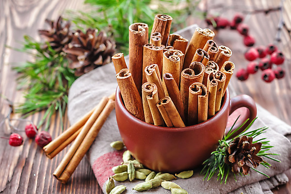 포토 JPG 해외이미지 음식 백그라운드 재료 탁자 요리 사람없음 장식 갈색 주방 축제 나뭇가지 조미료 막대기 달콤 향신료 오브젝트 향 시나몬 해외202004 해외포토 나무 컬러 가구 맛 향미료 파일형식
