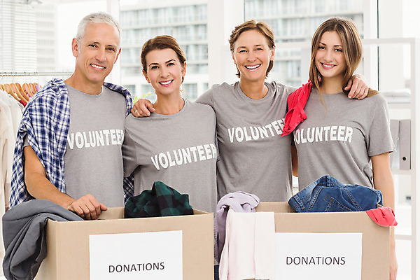 포토 JPG 해외이미지 백인 직업 여자 남자 행복 40대 중년 비즈니스 실내 여러명 20대 상자 봉사 도움 직장인 비즈니스맨 비즈니스우먼 복지 동료 기부 돌봄 참여 자선단체 해외202004 해외포토 서양인 감정 다수 컨셉 관계 모션 사람 청년 성인 내부 그룹 사회이슈 자선 파일형식