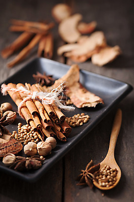 포토 JPG 해외이미지 음식 백그라운드 재료 탁자 건조 요리 사람없음 장식 갈색 주방 조미료 향신료 향 시나몬 해외202004 해외포토 컬러 가구 향미료 파일형식
