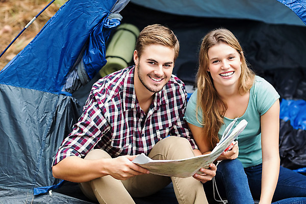 포토 JPG 해외이미지 백인 라이프스타일 커플 응시 여자 남자 행복 지도 자연 휴가 함께함 텐트 앉기 20대 성인 야외 두명 독서 캠핑 자유 시골 숲 나침반 캠핑장 성인만 해외202004 해외포토 서양인 시선 감정 컨셉 관계 모션 레저 캠핑도구 사람 청년 생활 생태계 파일형식