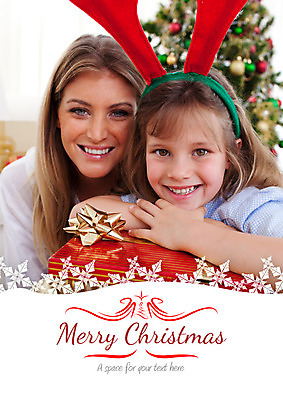포토 JPG 해외이미지 백인 디자인 여자 딸 어린이 크리스마스장식 크리스마스 겨울 가족 청소년 엄마 크리스마스카드 선물 20대 두명 장식 크리스마스트리 축제 장식볼 축하 눈송이 주기 국경 해외202004 해외포토 서양인 계절 기념일 컨셉 관계 모션 카드_감사 눈_날씨 사람 청년 파일형식