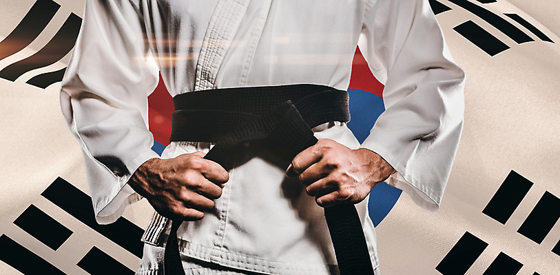 포토 JPG 해외이미지 백인 직업 전통 라이프스타일 배너 남자 스포츠 포즈 올림픽 건강 한명 동양인 성인 취미 컴퓨터그래픽 30대 운동 디지털 일본 힘 경쟁 활발 흰색 깃발 무도 국기 연습 준비 매듭 신분 유도 대회 애국심 전국 해외202004 해외포토 서양인 1 아시아 컬러 컨셉 사람 인종 생활 그래픽 장년 격투기 파일형식