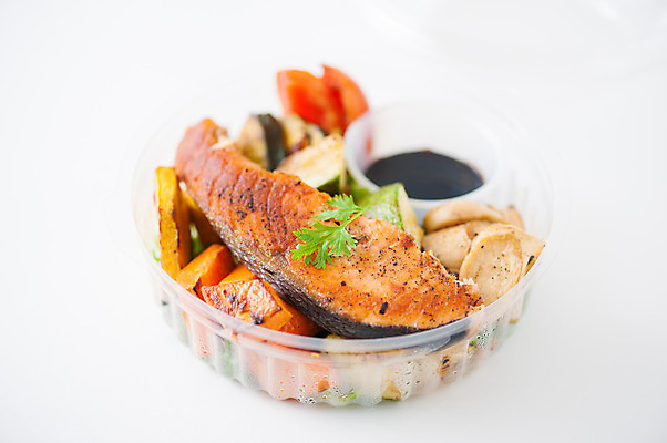 포토 JPG 해외이미지 전통 음식 백그라운드 채소 재료 휴가 건강 어류 요리 사람없음 야외 상자 파티 주방 식당 식사 저녁식사 샐러드 신선 고급 맛 그릴 바비큐 준비 연어 점심식사 저지방 핸드메이드 스타일 맛있는 해외202004 해외포토 컨셉 주방용품 이벤트 상점 수중동물 기름_음식 파일형식