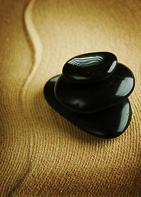 포토 JPG 해외이미지 백그라운드 컨셉 사람없음 쌓기 검은색 스파 조약돌 해외202004 해외포토 컬러 모션 돌_바위 파일형식