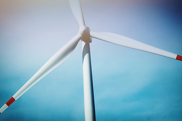 포토 JPG 해외이미지 구름 산업 밭 자연 하늘 바람 풍경 사람없음 초록색 파란색 글로벌 농장 환경 탑 금속 힘 일몰 재활용 풍차 발전기 에너지 흰색 행운 칼날 보호 저녁 회전 자원 세대 방앗간 혁명 개발 공급 탄소 해외202004 해외포토 자연요소 건축물 컬러 컨셉 농업 재질 날씨 노을 발전소 야간 친환경 생태계 파일형식